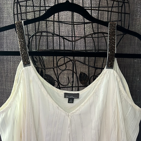 Breathless Blouse off shoulder with beaded straps - Picture 2 of 8